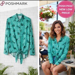 Leopard on Green White background button down with tie front size medium